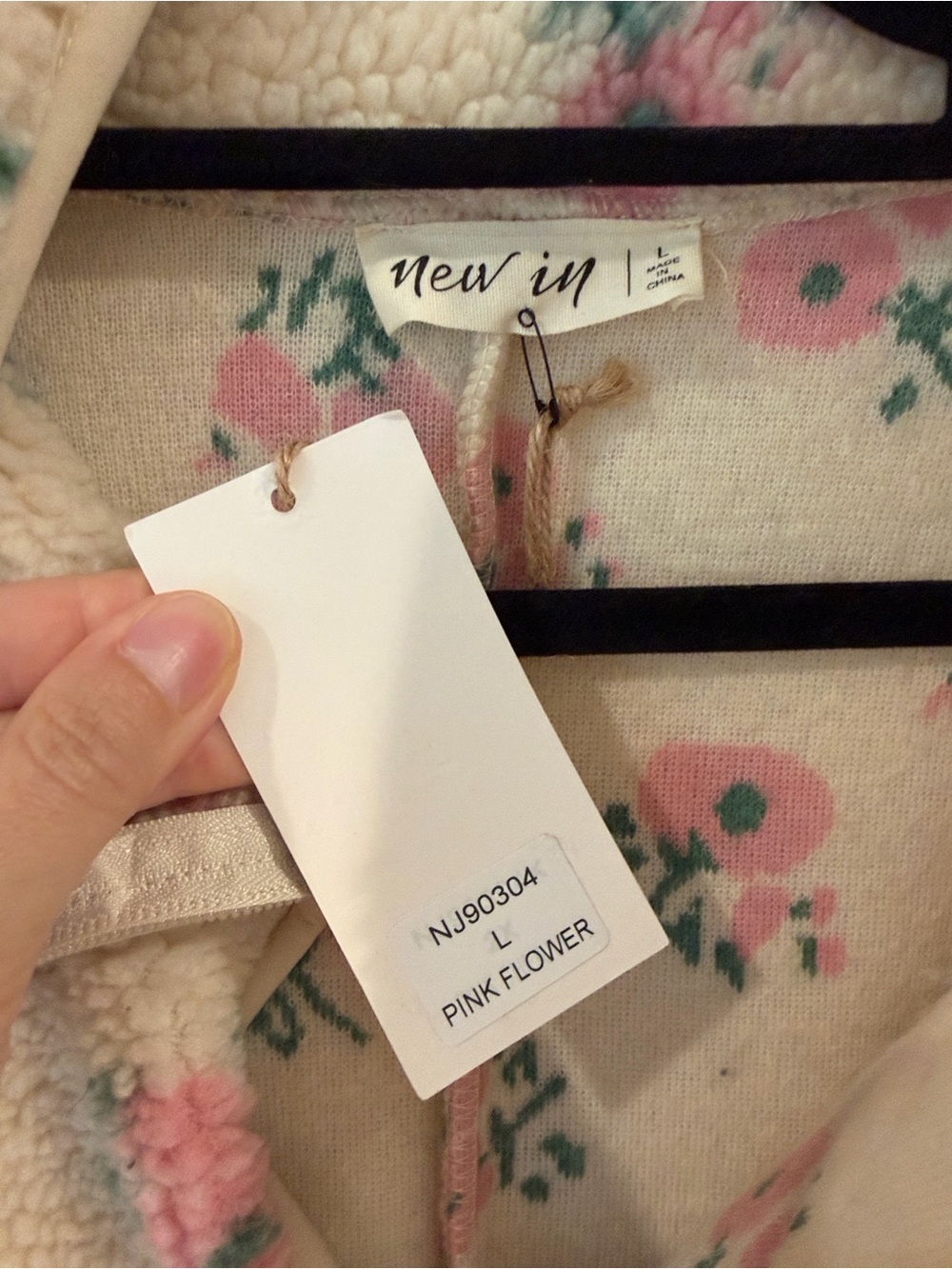 Cream Floral SherpaTeddy zip up with Pink Floral Print - Picture 3 of 12